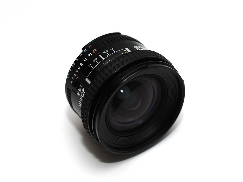 Nikon Nikkor AF 20 mm f/2.8   W-wa