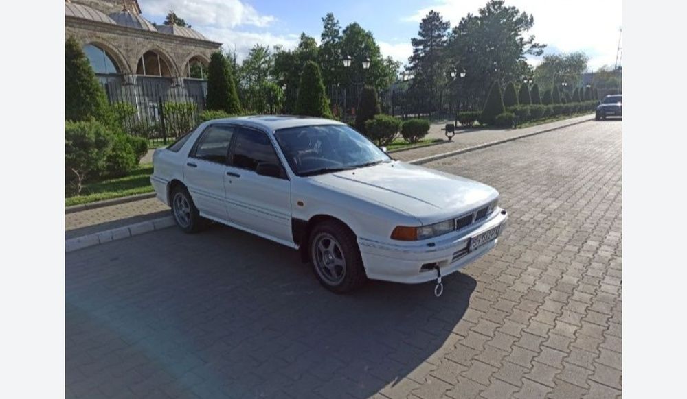 Mitsubishi galant