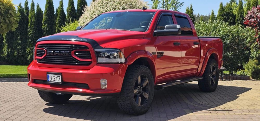 Dodge RAM 5.7 HEMI 401KM Niski Przebieg Alcantara 5 osobowy