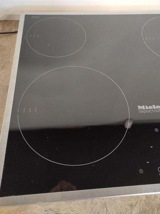 Индукционная варочная поверхность Miele KM 6115