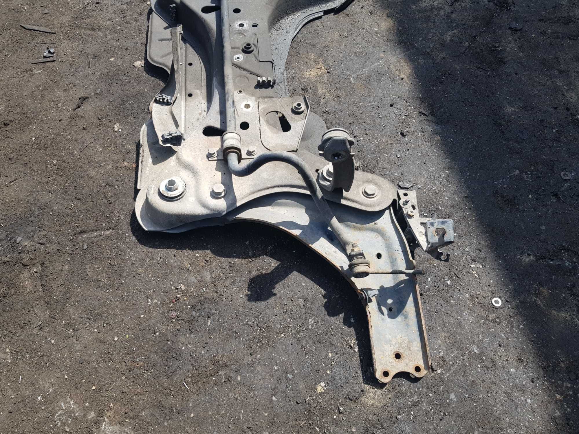 Renault Laguna II Sanki Wózek Belka Trawers Przód Przednie