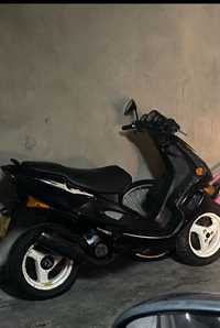 Scooter Peugeot para peças