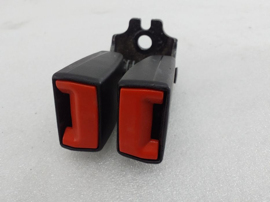 Encaixe de cinto trás direito FORD Focus III