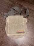 Bolsa tiracolo pequena