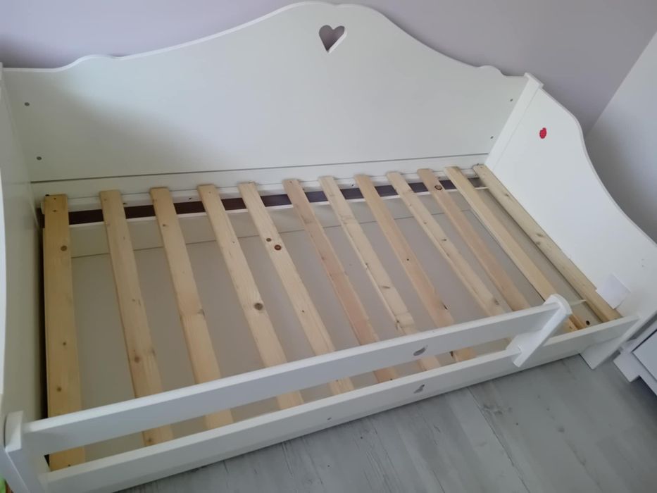 Łóżeczko dziecięce z szufladą