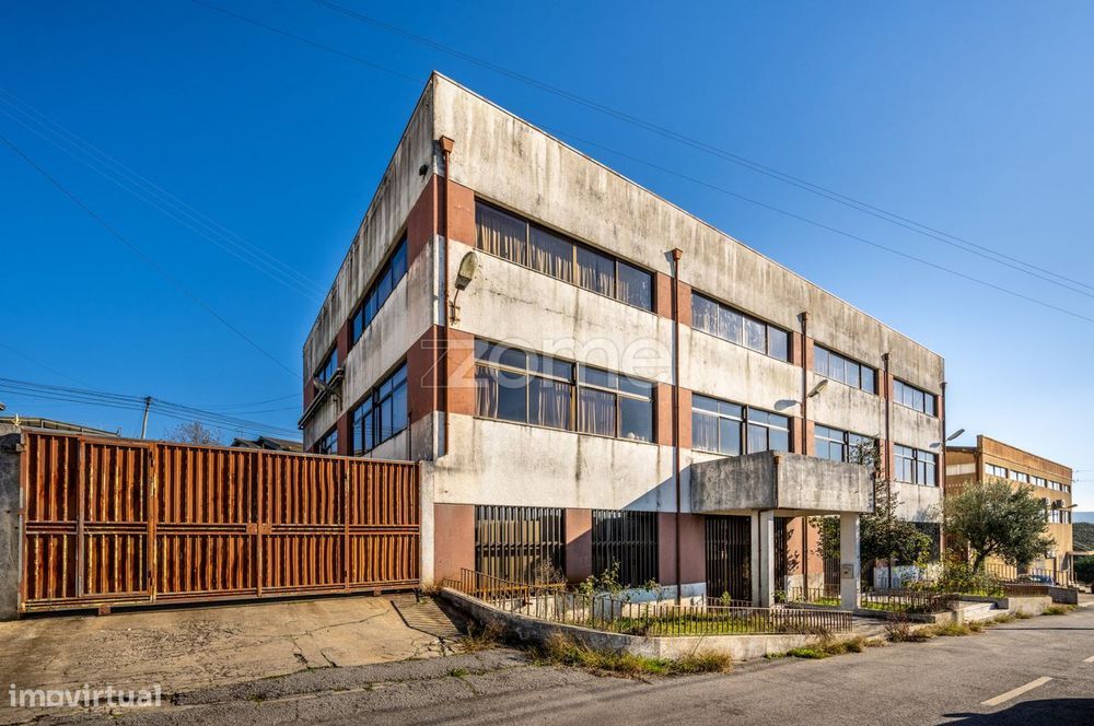 Imóvel industrial implantado num terreno com 1115m2