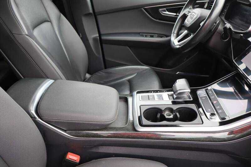 2020   Audi     Q8