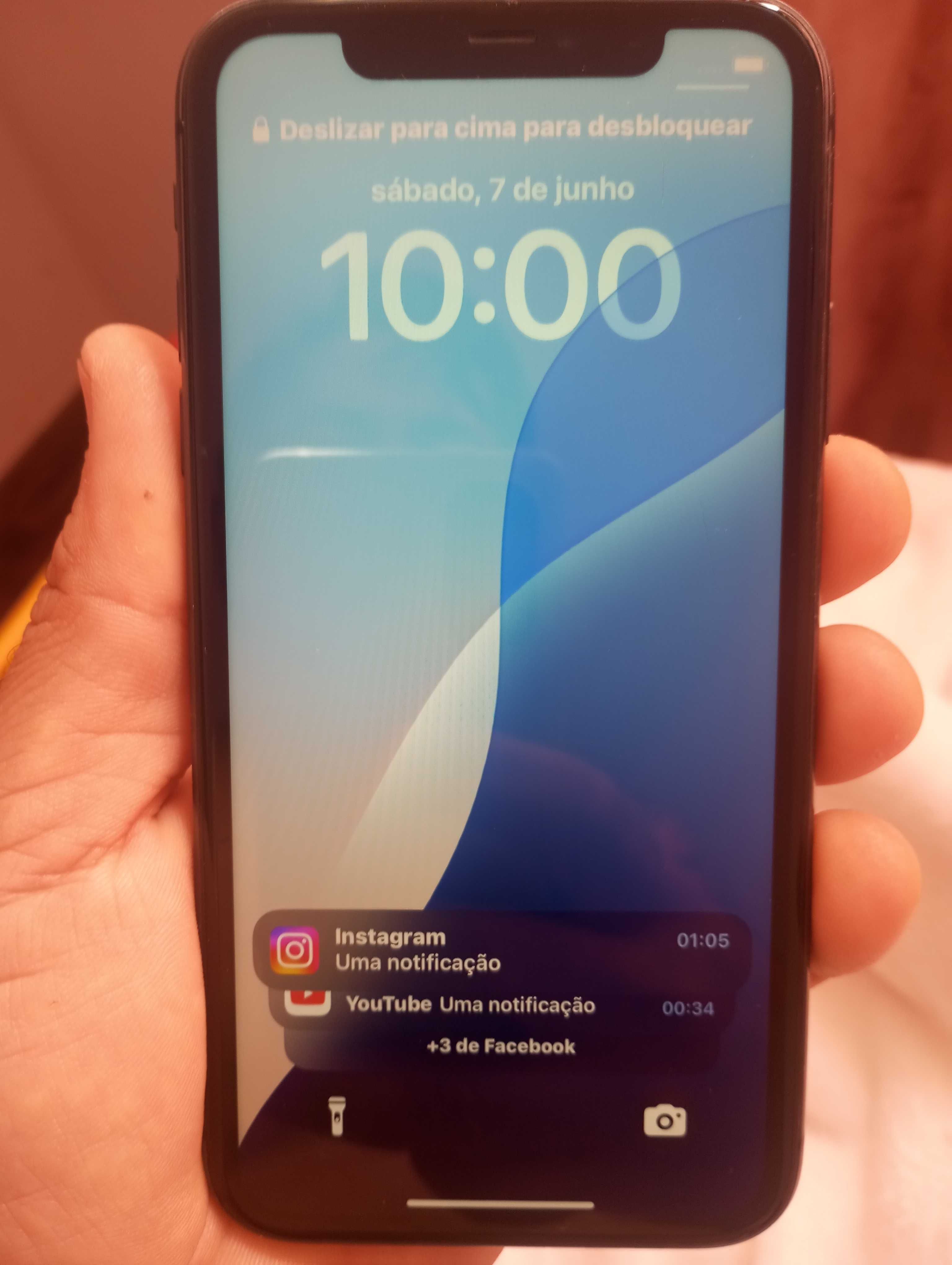 iPhone 11 64gb em bom estado