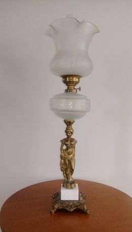 Lampa figuralna, mosiężna