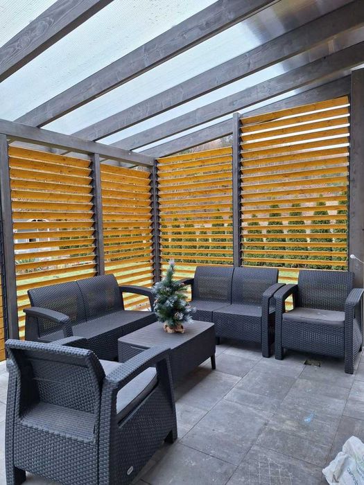 Żaluzja tarasowa zabudowa tarasu drewniana deseczki prowadnice kpl