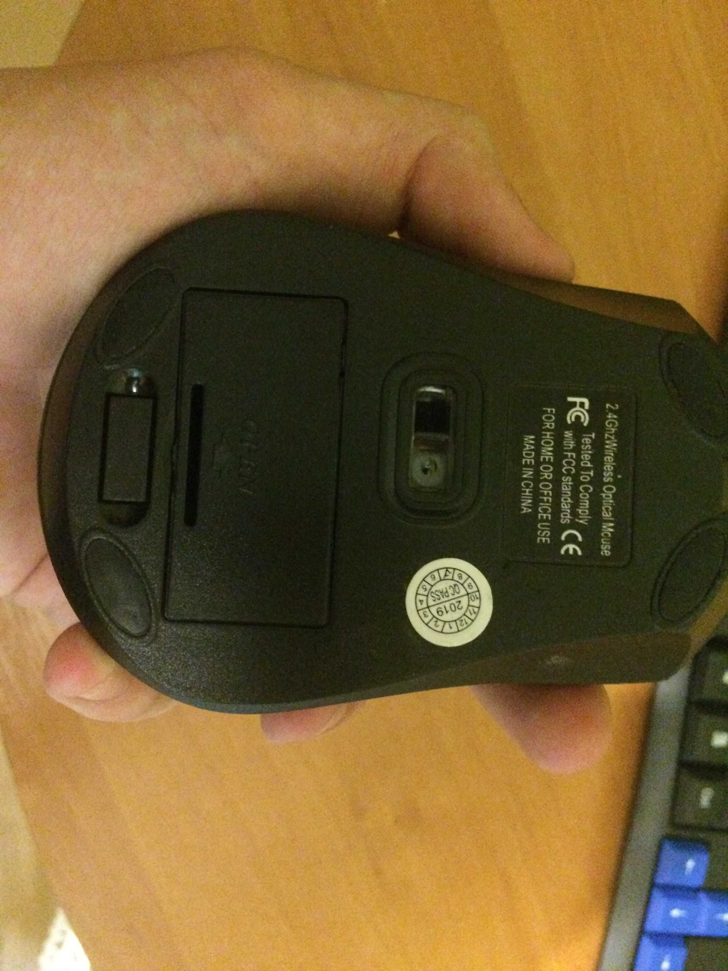 Bluetooth клавіатура  з мишкою/нова !
