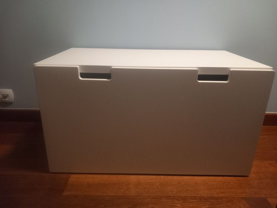 Stuva stolik z pojemnikiem na zabawki