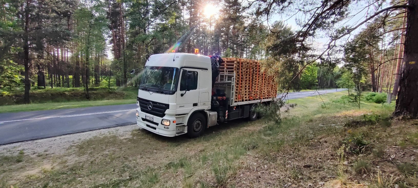 Transport HDS platforma niskie podwozie pomoc drogowa