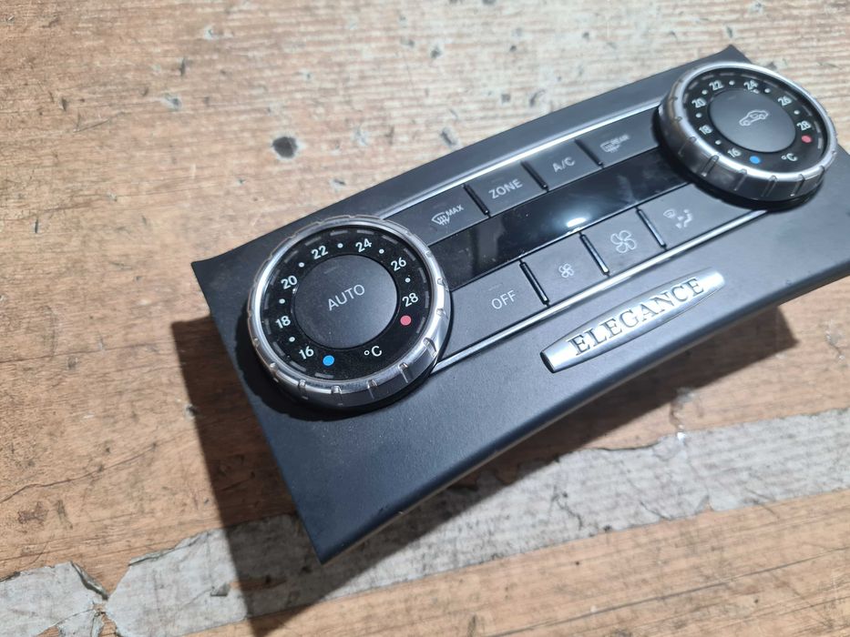 Mercedes C Klasa W204 panel nawiewu klimatyzacji ramka ELEGANCE