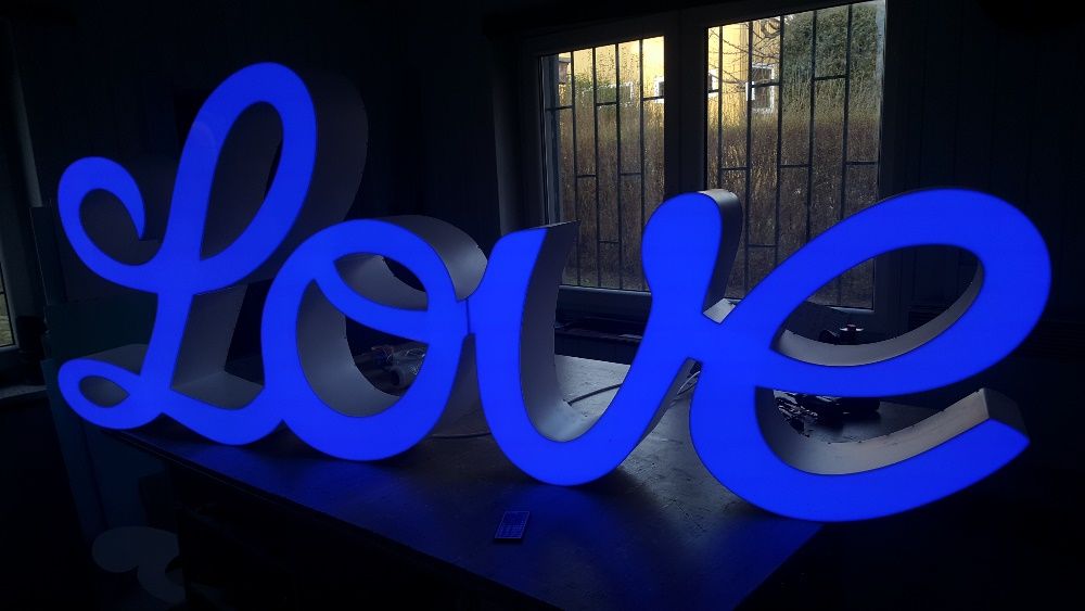 Love pisane nowość