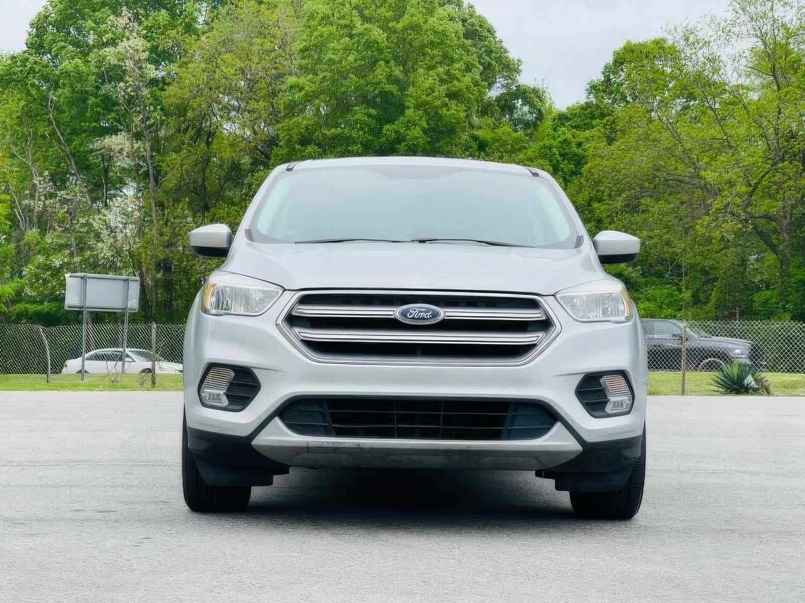 2017    Ford    Escape