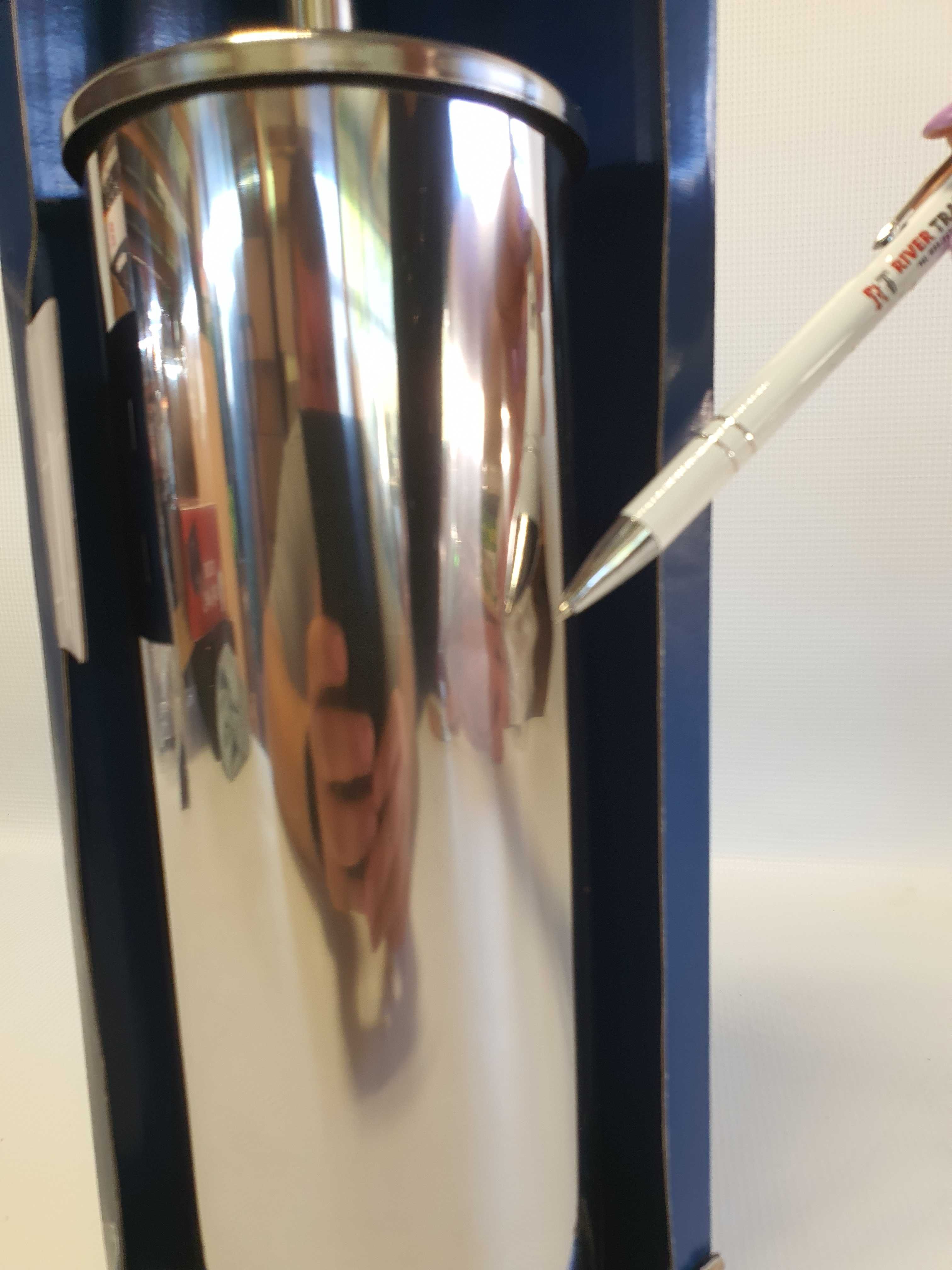 Szczotka WC Wenko Zamknięta Chrom Pojemnik Metalowy Uchwyt Na Ścianę