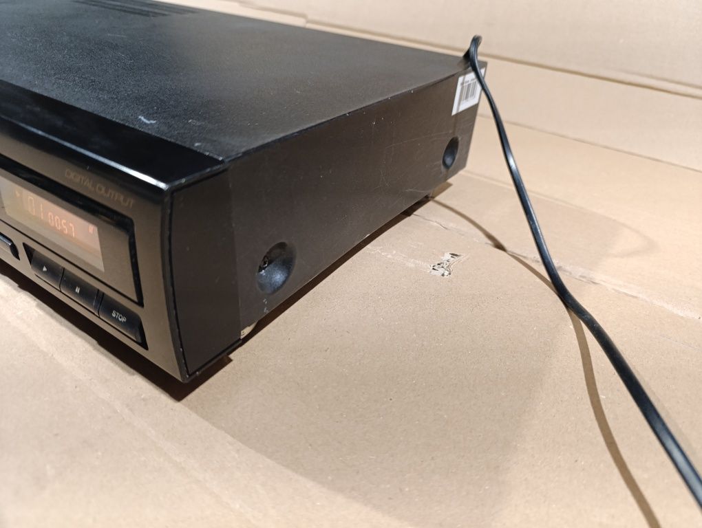Odtwarzacz CD TEAC-CD-P1160D.