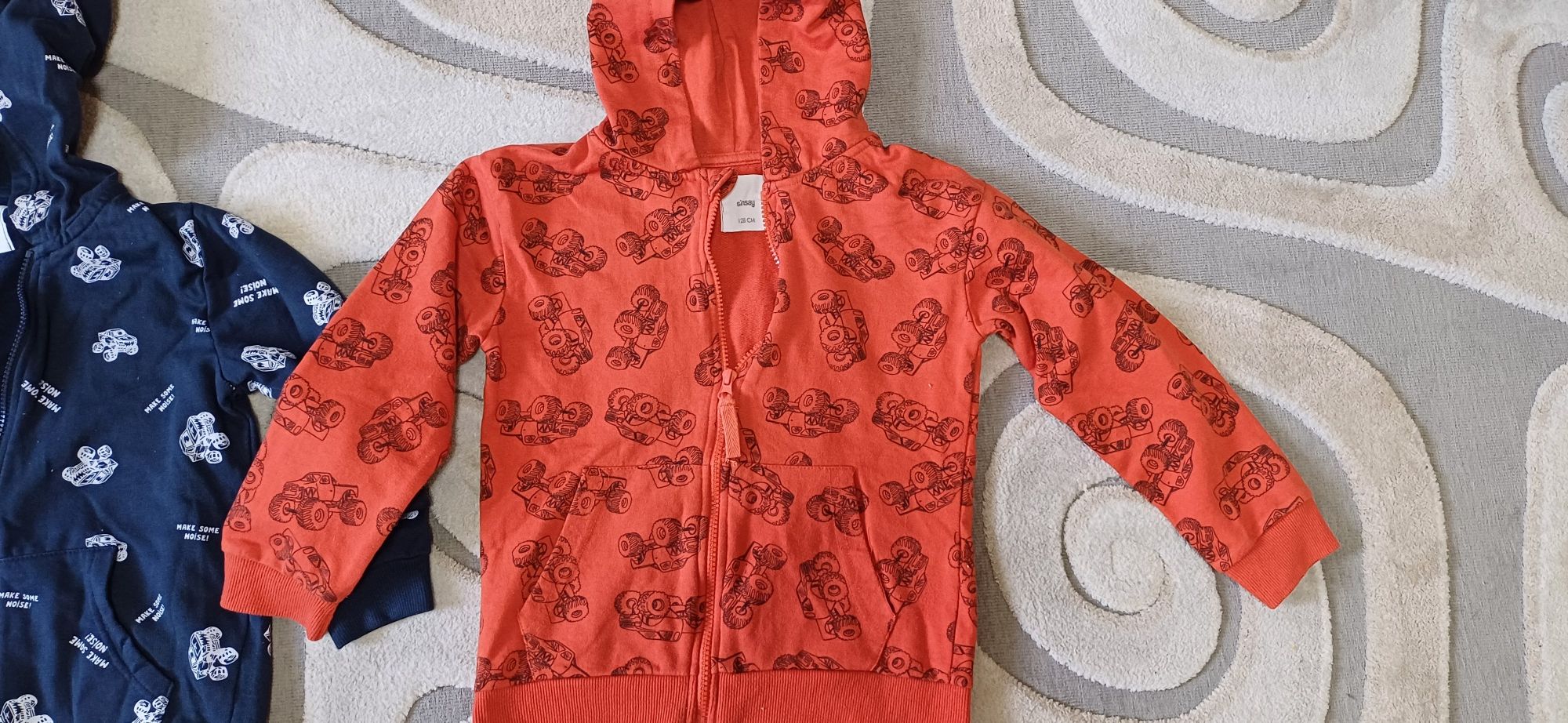 Bluzy rozsuwane z kapturem 128 samochody