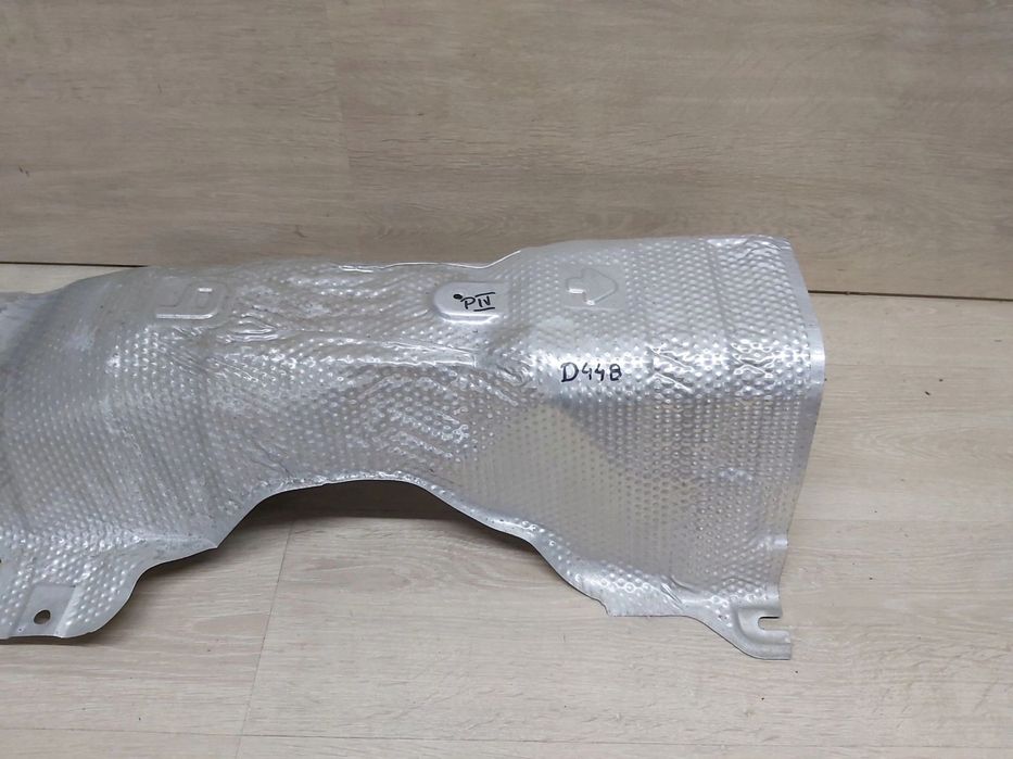 Toyota Prius IV xw50 osłona termiczna wydechu