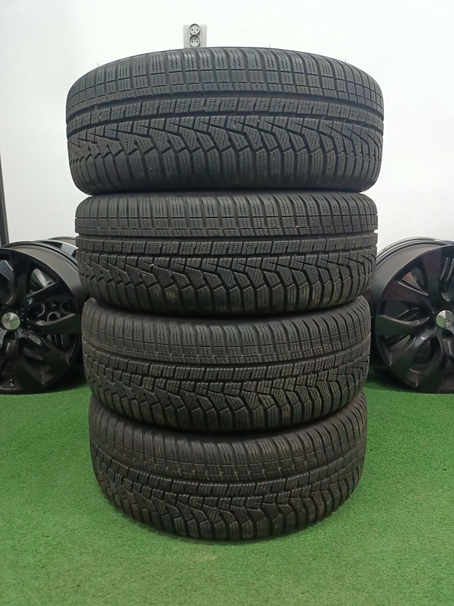 2018r 7.5mm 4 x 205/55/17 Hankook Zimowe MO