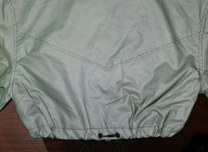 Bershka zielona neonowa odblaskowa kurtka bluza zapinana z kieszeniami