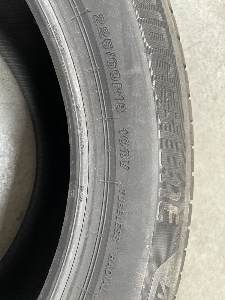 Opona letnia225/60R18 100v