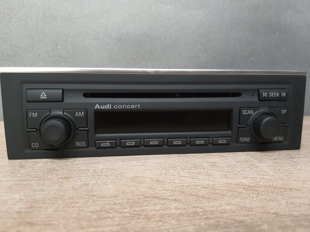 Radio samochodowe Audi Concert CD II A4 B6 / b7 + Kod bardzo Zadbane