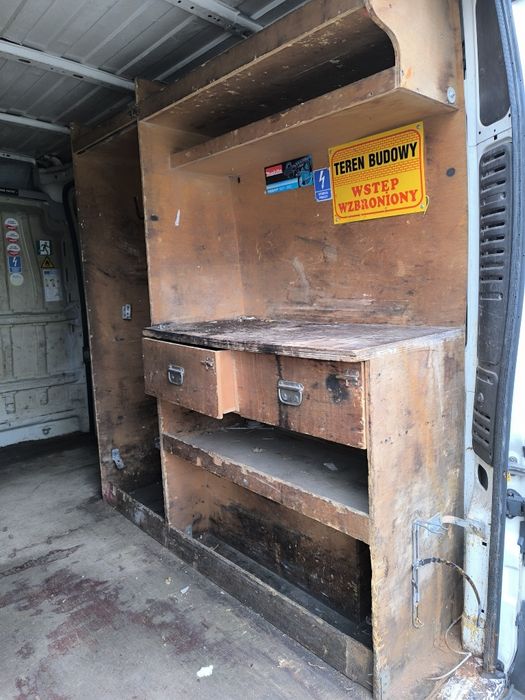 Zabudowa busa regały warsztat