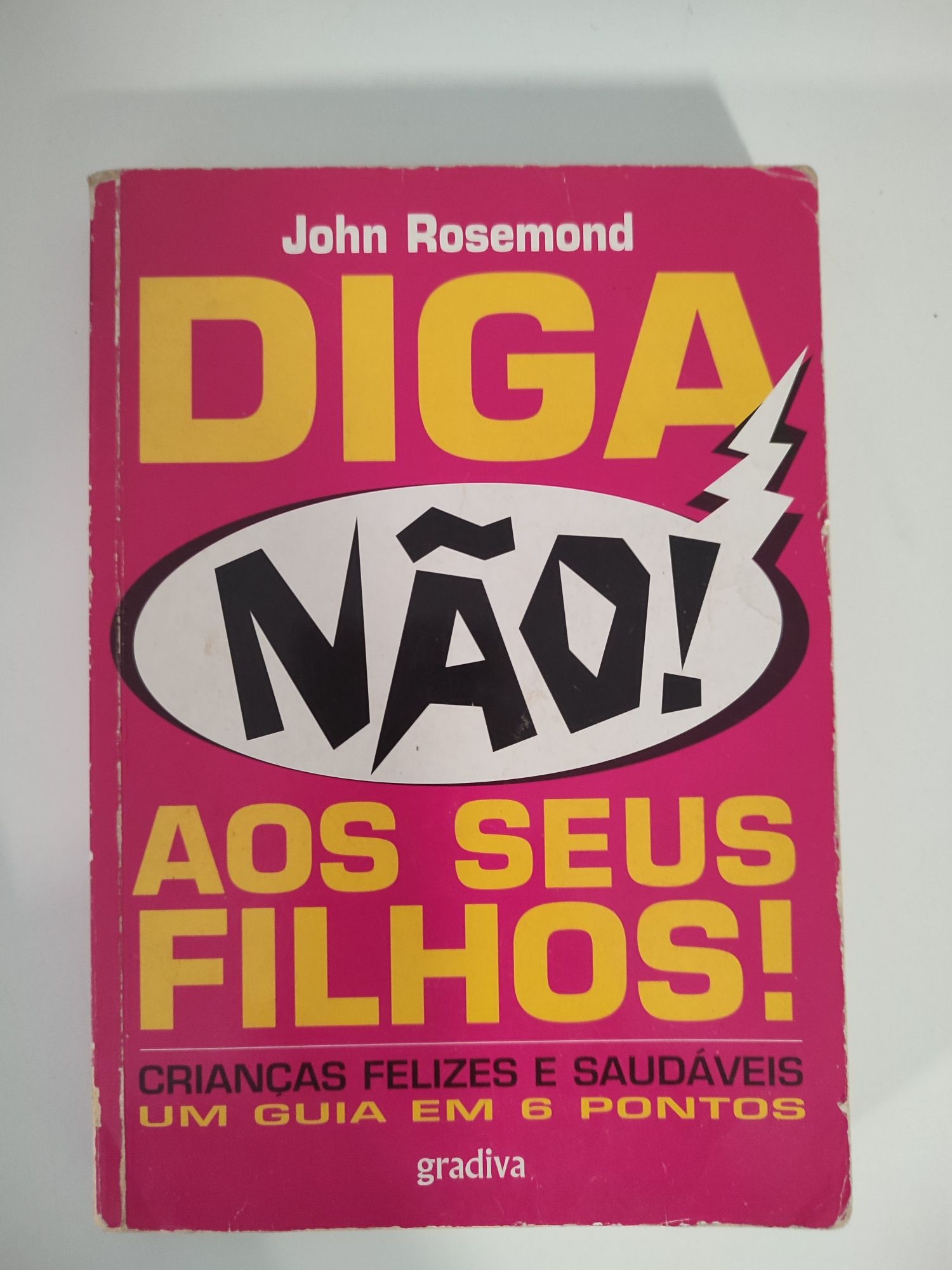 Livros diversos.