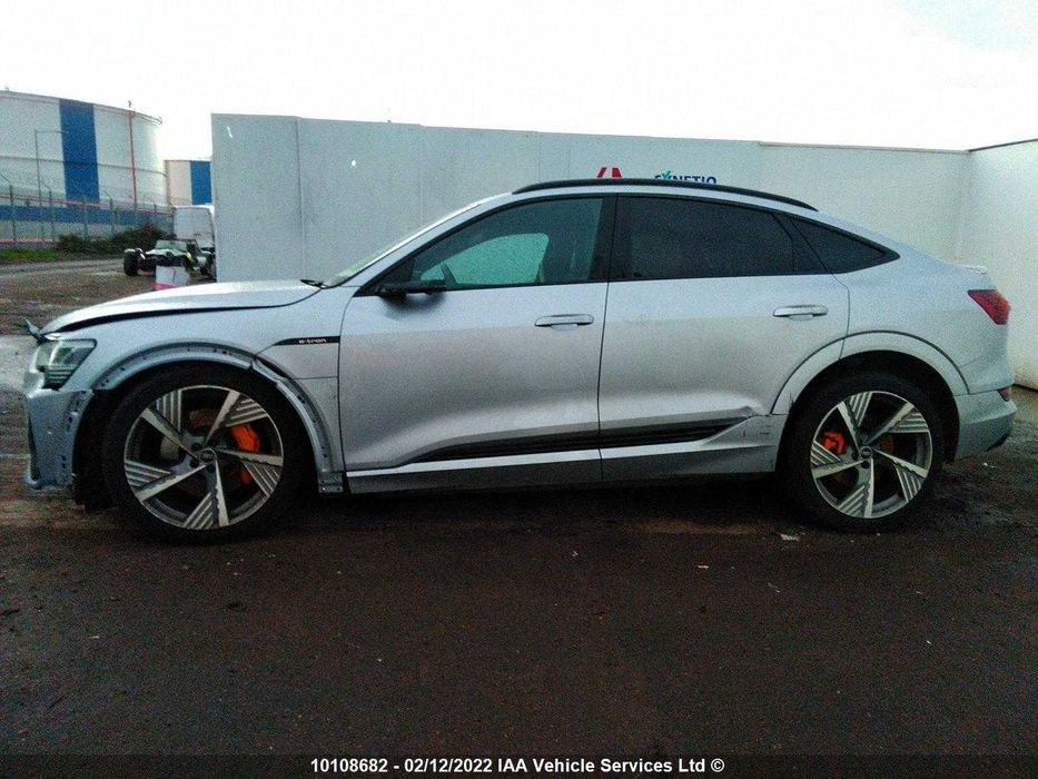 Крило Audi e-tron