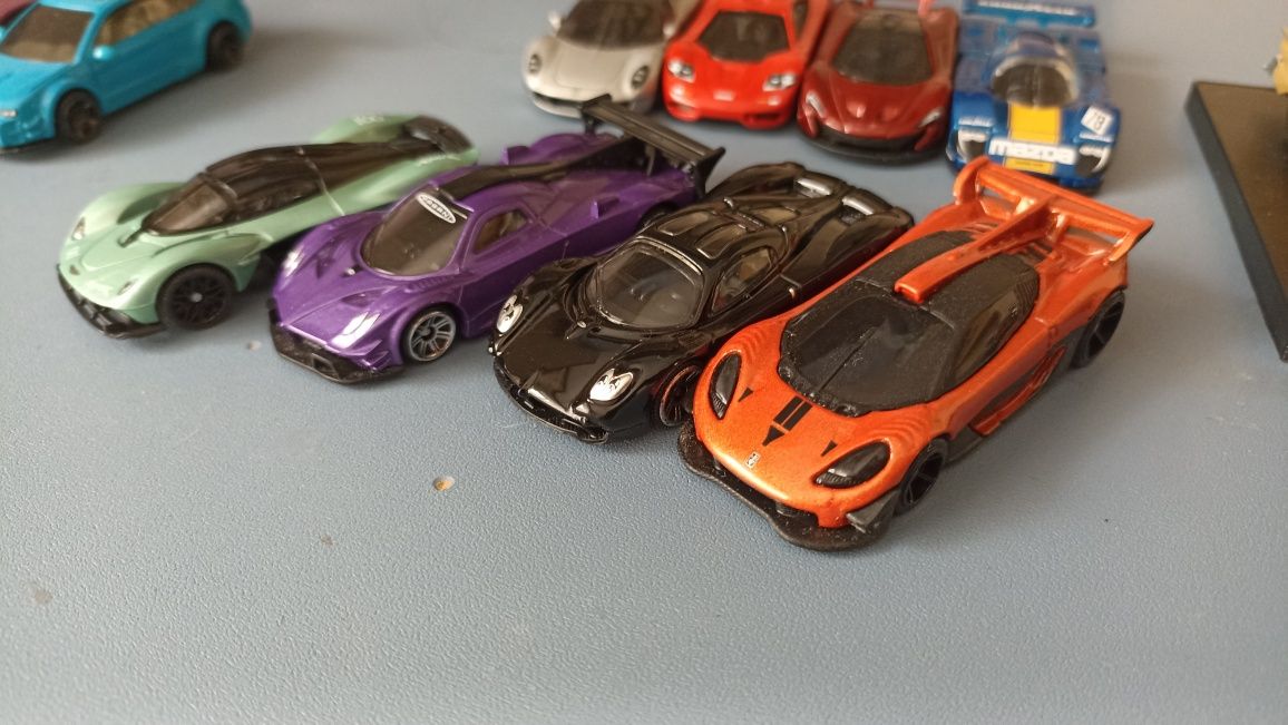 Машинки моделі hot wheels, matchbox,m2 та інші.
