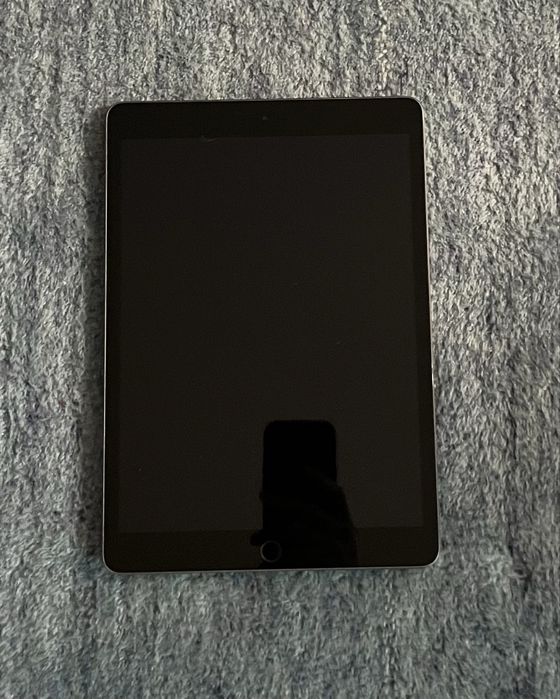 iPad 8 gen, Wi-Fi, 32gb, stan bardzo dobry + etui