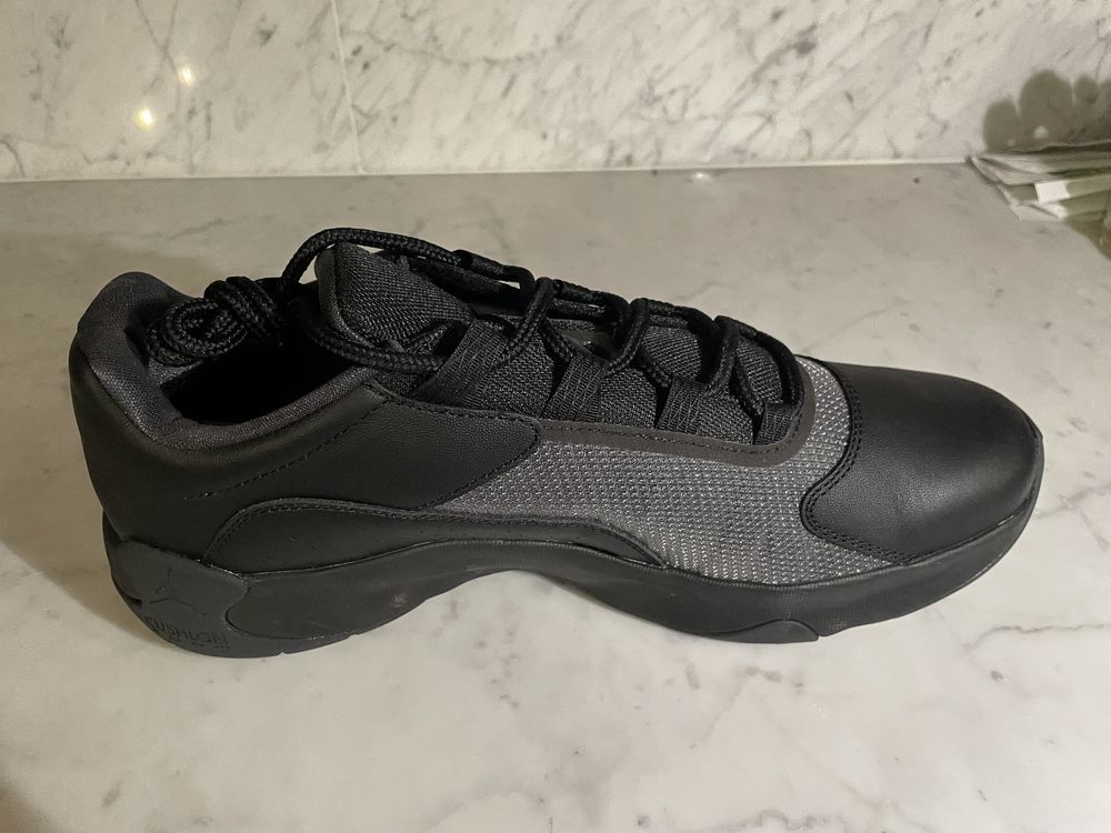Air Jordan 11 CMFT LOW Black r.44