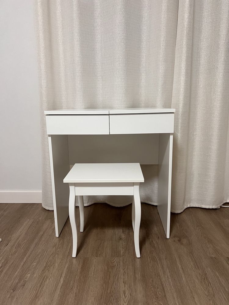 Toucador branco Brimnes + banco