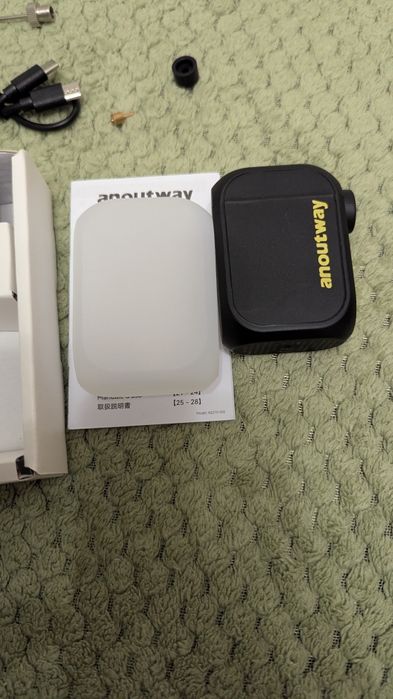 Міні електронасoc Anoutway AT1 заряджається через USB-C