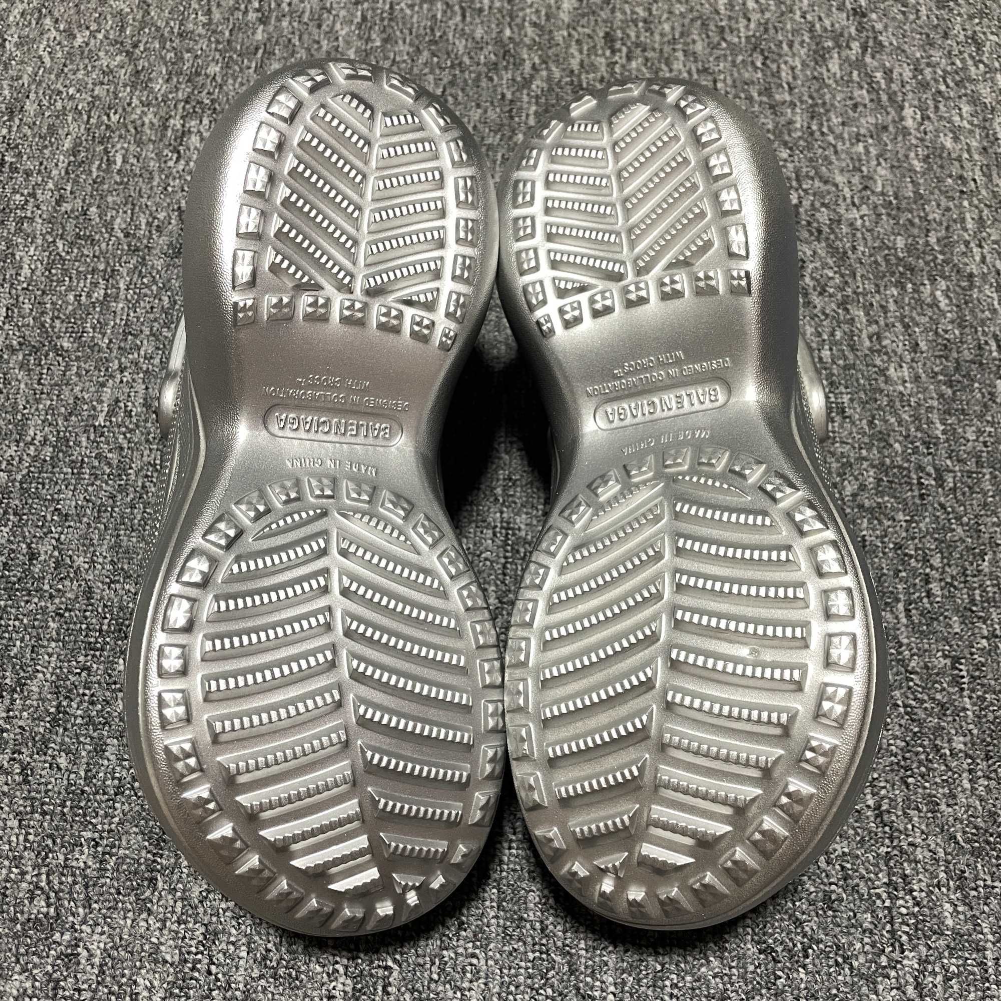Кроксы Balenciaga Crocs Mule Jibbitz in Black баленсиага кроксы