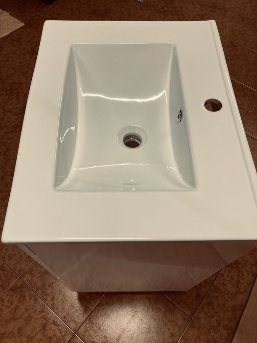 Armário de casa de banho com lavatório