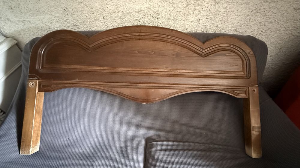 Cama com estrado incluido