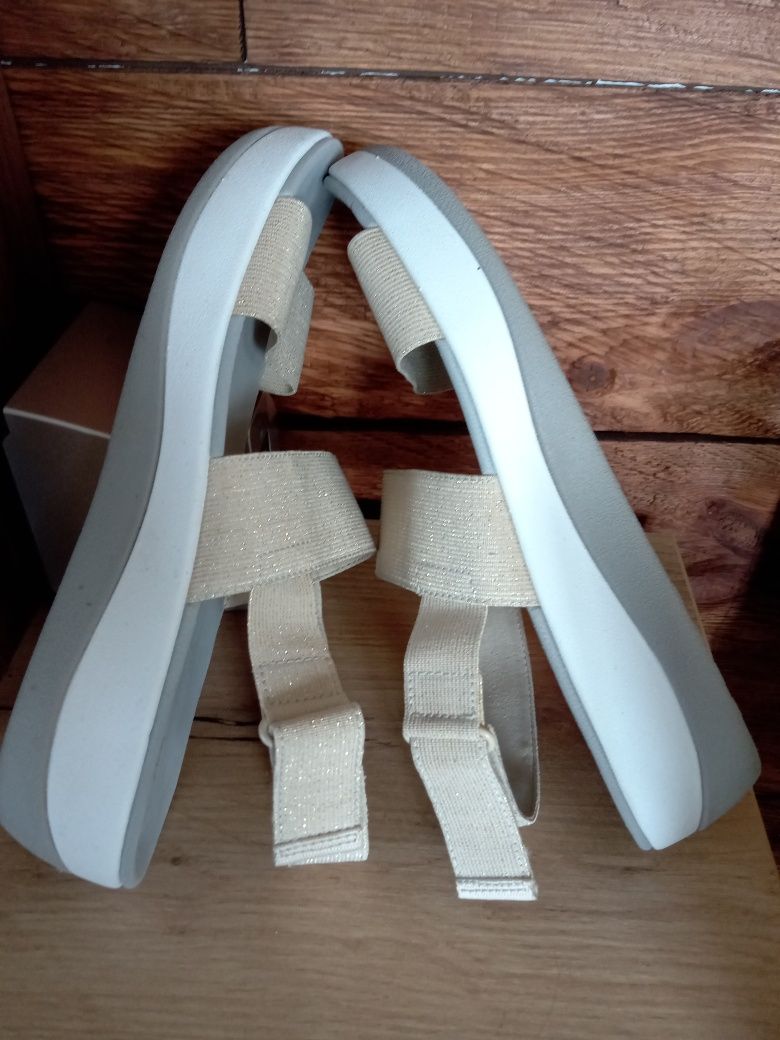 Sandały Clarks Cusion Soft rozmiar 41