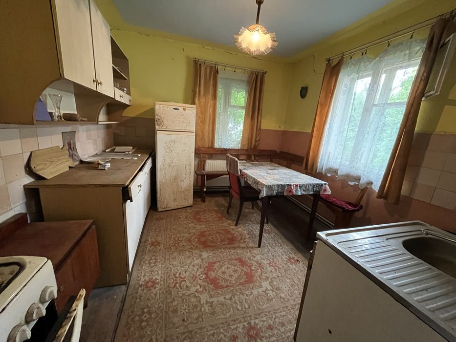 Продається будинок 100м.Крихівці.Комунікації.Центр.Школа.Садок.Місто