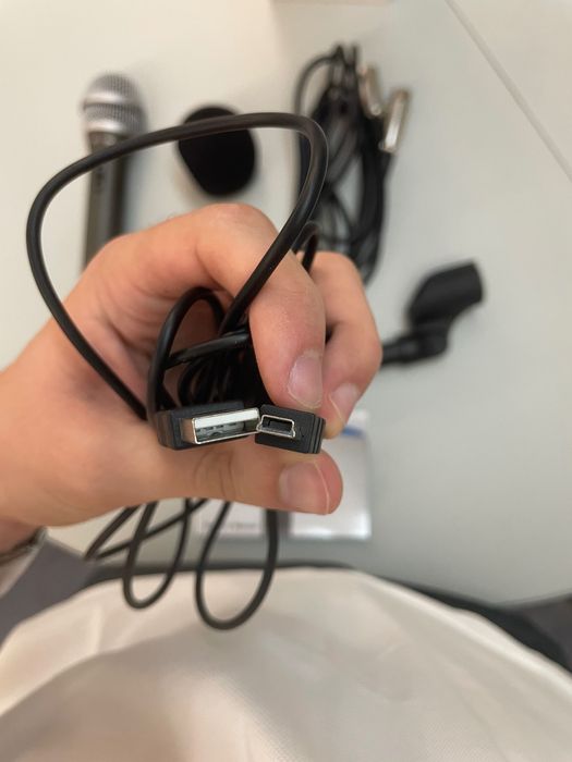 Samson Q2U – Microfone Dinâmico USB/XLR (Novo, c/ acessórios e caixa)