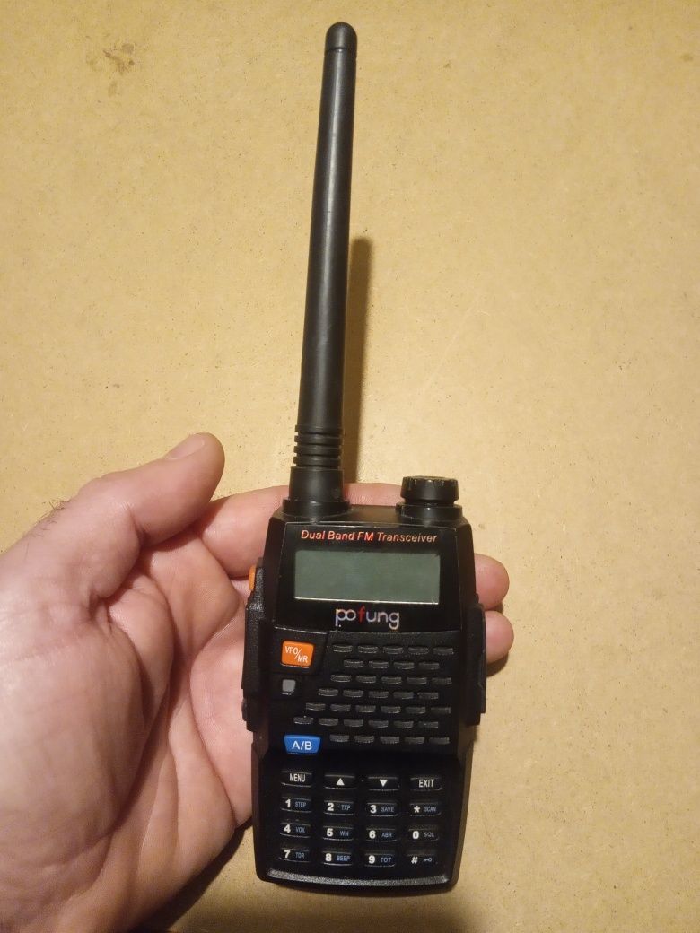 Rádio amador Podung VHF e UHF portátil com 8W