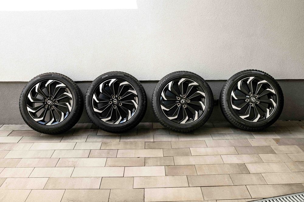 4 Oryginalne Nowe Alufelgi Felgi + Opony Zimowe Lexus 18" 5x114,3 ET45