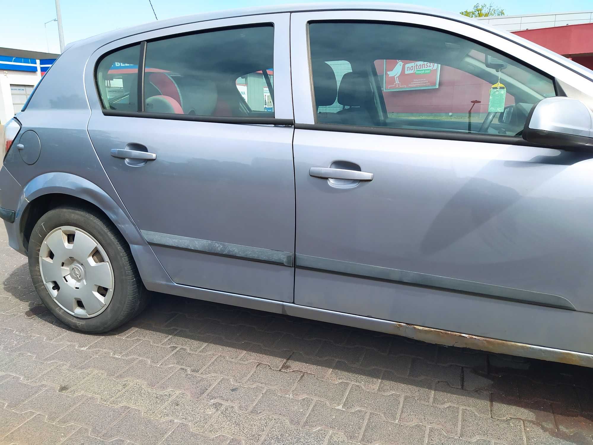 Opel astra H 2004 rok