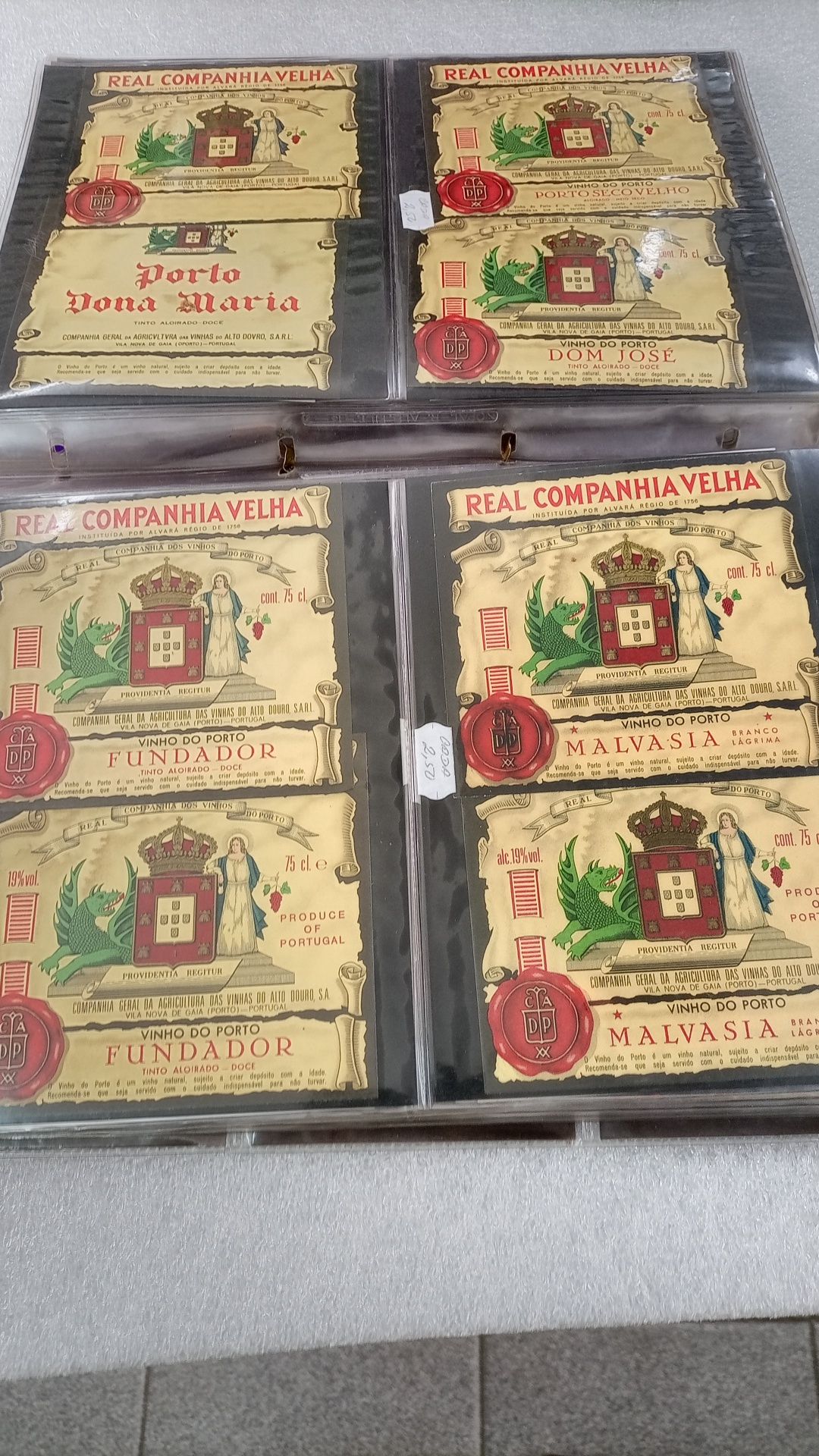 Rótulos de bebidas como novos