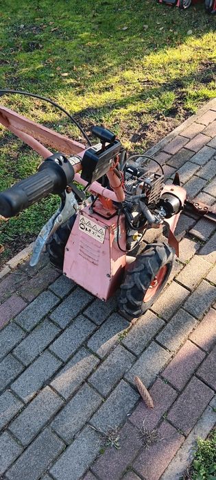 Kosa spalinowa listwowa