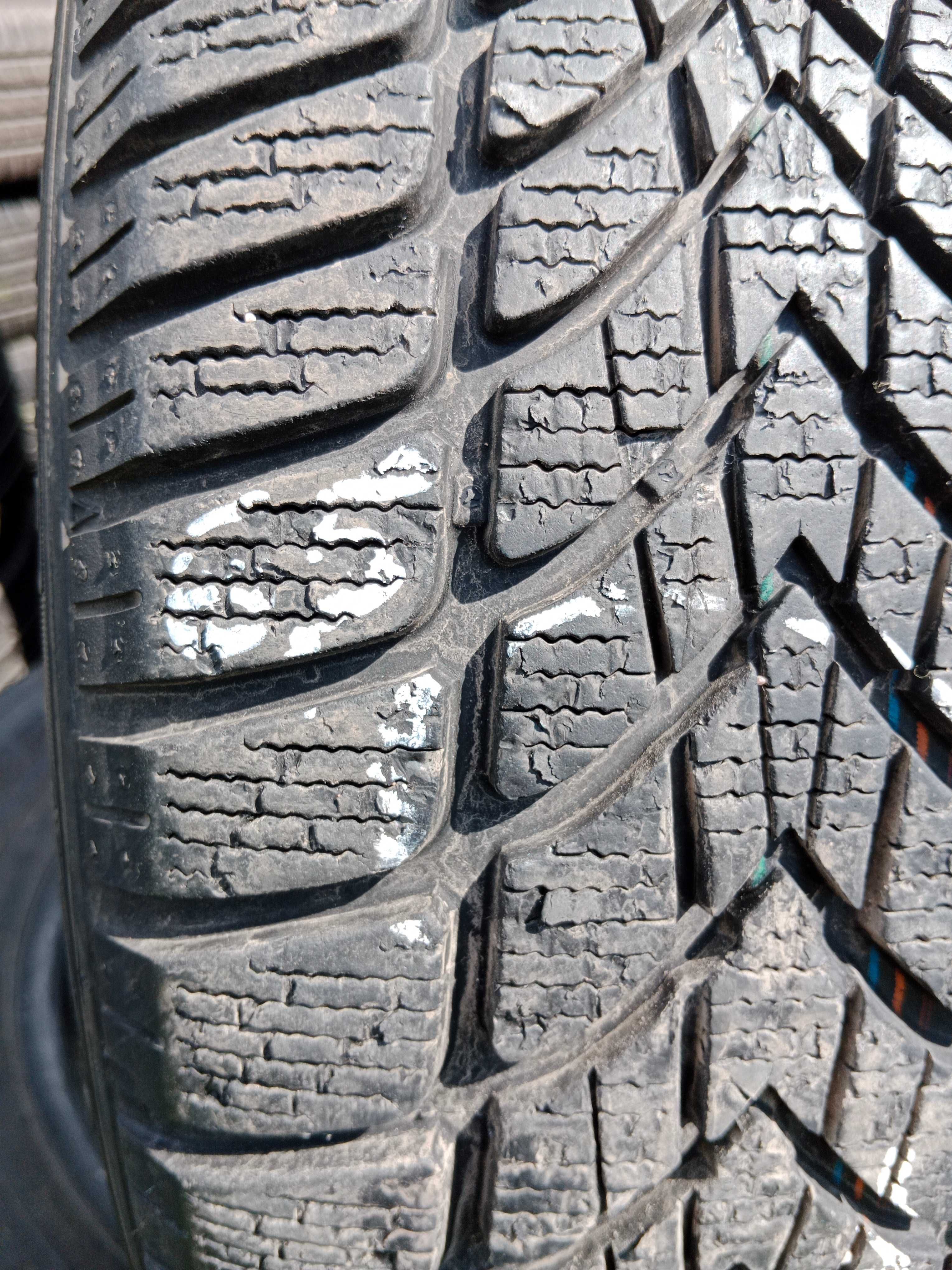 Opona używana zimowa 195/55R16 Dunlop SP Winter Sport 4D MO 1szt.