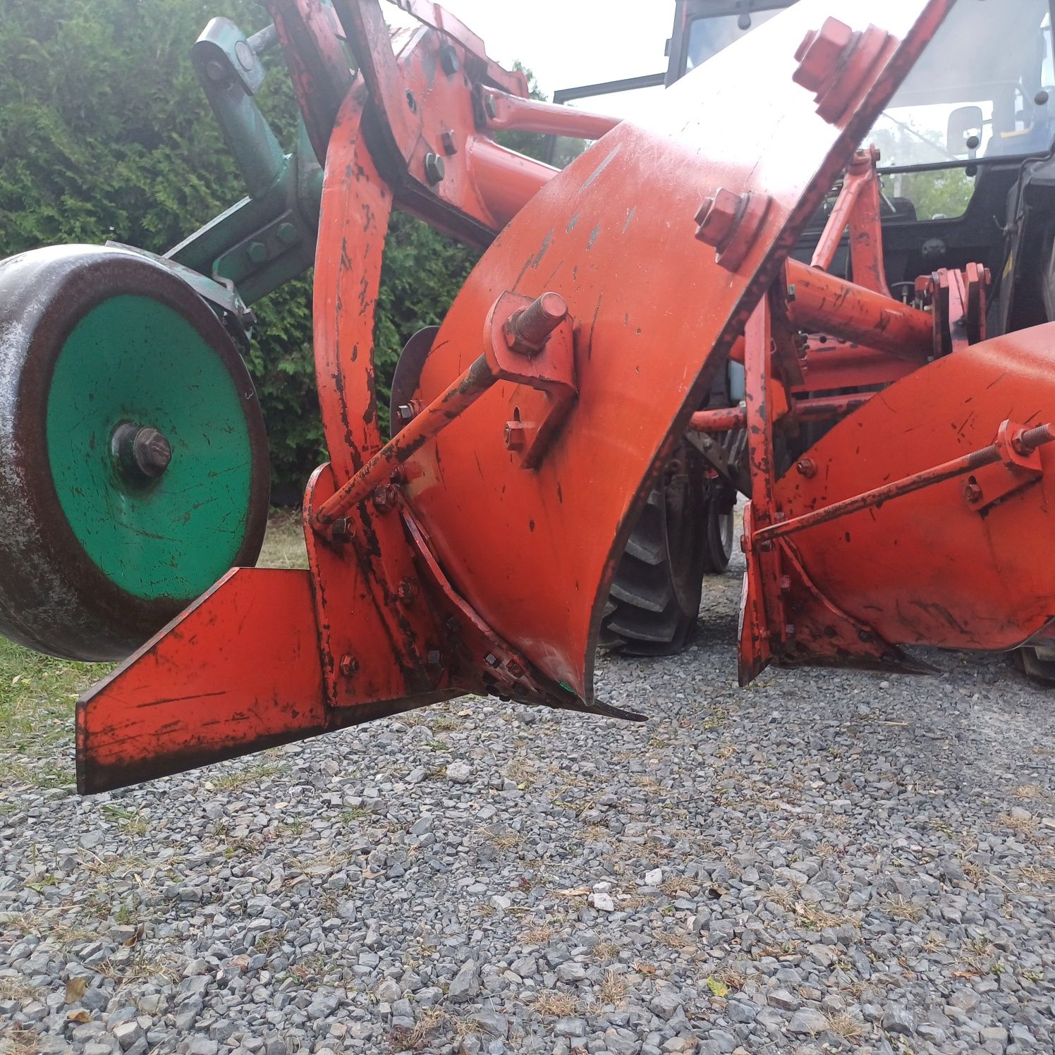 Pług pługi kverneland lemken kuhn pottinger  rabe unia sprężyna resor
