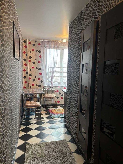 Продам 1к квартиру Метро Индустриальная Кап.ремонт. 5й\9ти